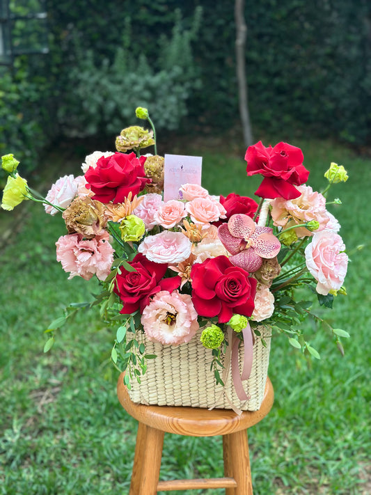 Canasta Floral vibrante